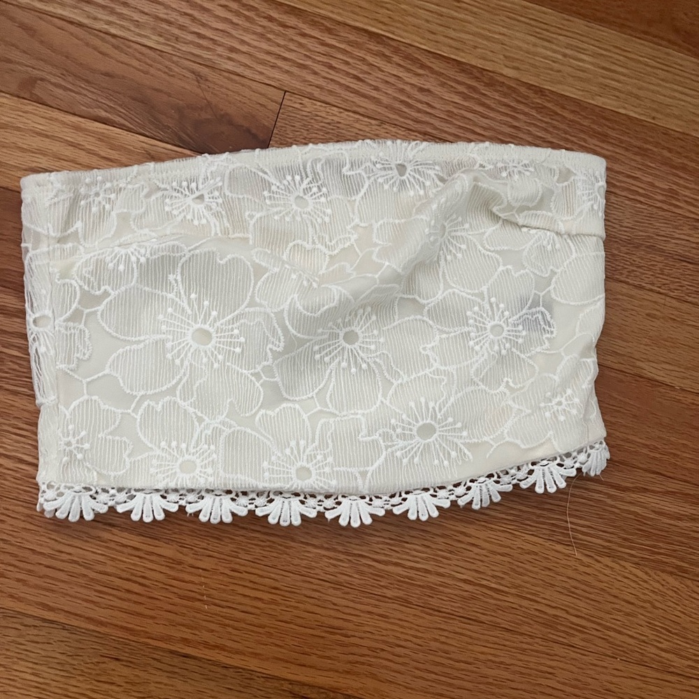 SHEIN Strapless Cream Lace Trim Top